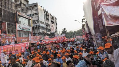 জনসভায় যোগ দিয়েছেন নেতা-কর্মীরা