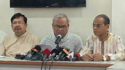 বক্তব্য দিচ্ছেন রুহুল কবির রিজভী