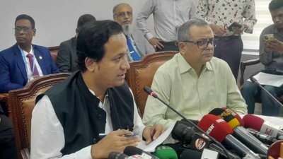 বক্তব্য দিচ্ছেন শিক্ষামন্ত্রী মহিবুল হাসান চৌধুরী নওফেল