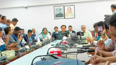 এসএসসির ফল নিয়ে শিক্ষামন্ত্রীর ব্রিফিং (ছবি: এস এম আববাস)