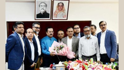 প্রতিনিধিদের সঙ্গে সৌজন্য সাক্ষাতে জাহাঙ্গীর কবির নানক