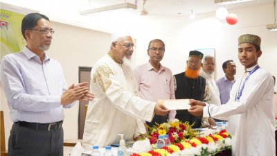 পুরস্কার ও সনদপত্র বিতরণ অনুষ্ঠানে ধর্মমন্ত্রী মো. ফরিদুল হক খান