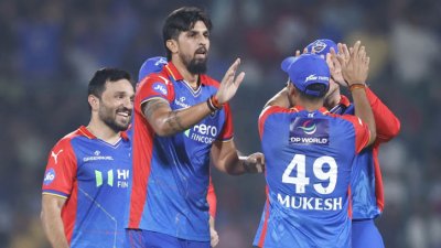 ইশান্তের তোপে পড়ে লখনউ