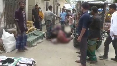 মাঠেই ব্জ্রাঘাতের কবলে পড়েন তারা