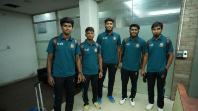 যুক্তরাষ্ট্রের উদ্দেশ্যে দেশ ছাড়লেন ক্রিকেটারা।