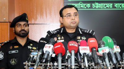 র‌্যাপিড অ্যাকশন ব্যাটালিয়নের (র‌্যাব) মুখপাত্র কমান্ডার আরাফাত ইসলাম