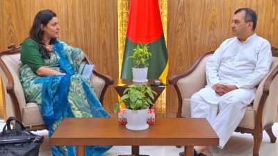 পরিবেশমন্ত্রী  সাবের হোসেন চৌধুরীর সঙ্গে সাক্ষাৎ করেন  টেলিনর এশিয়ার সিনিয়র ভাইস প্রেসিডেন্ট মনীষা ডোগরা