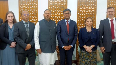 প্রতিমন্ত্রী আহসানুল ইসলাম টিটুর সঙ্গে কানাডার ইন্দো-প্যাসিফিক বাণিজ্য প্রতিনিধিদল