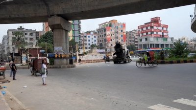 মিরপুর কালশী মোড়ে কোনও ব্যাটারিচালিত অটোরিকশা দেখা যায়নি
