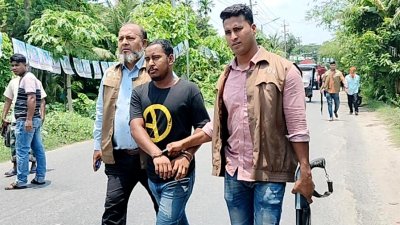 আইনশৃঙ্খলা বাহিনীর হাতে আটক একজন