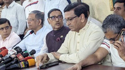 সংবাদ সম্মেলনে বক্তব্য রাখছেন ওবায়দুল কাদের