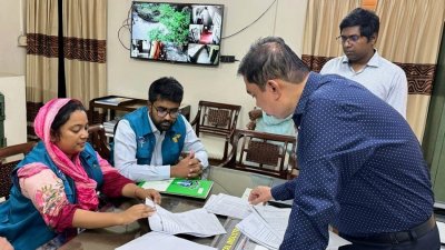 ঢাকা গণপূর্তের প্রকৌশলীর বিরুদ্ধে প্রকল্পের কাজ শেষ না করে বিল তুলে আত্মসাৎ করা হয়েছে বলে অভিযোগ পায় দুদক