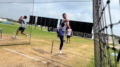 শেষ ম্যাচের আগে অনুশীলনে বাংলাদেশ দল।