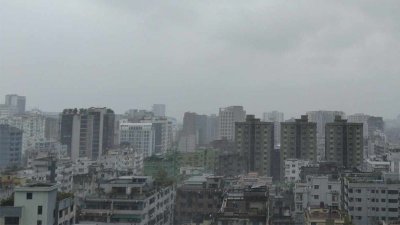আজ সকালে রাজধানীর আকাশ