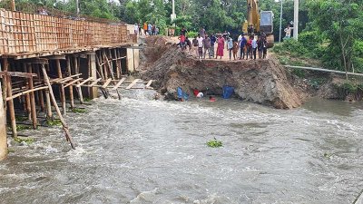 সেতুর ভেঙে যাওয়া ডাইভারশন
