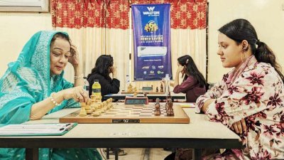 হেরে গেছেন রানী