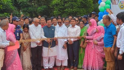 নরসিংদীতে তিন দিনব্যাপী বহুমুখী পাটপণ্য মেলার উদ্বোধন করেছেন বস্ত্র ও পাটমন্ত্রী জাহাঙ্গীর কবির নানক