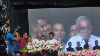 স্বরাষ্ট্রমন্ত্রী আসাদুজ্জামান খান কামাল