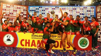 ট্রফি জিতে শেষটা রাঙালেন আরদুজ্জামান