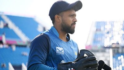 শ্রীলঙ্কা টসে জিতে ব্যাটিংয়ে