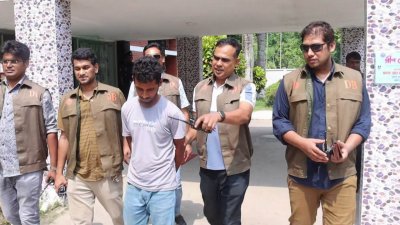 আদালতে জবানবন্দি দেওয়ার পর রুবেল মিয়াকে কারাগারে পাঠানো হয়