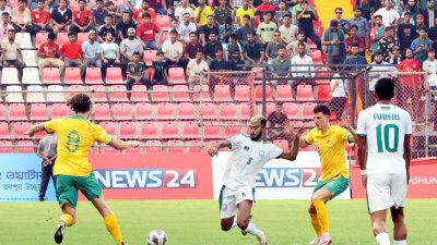 লড়াই করে অস্ট্রেলিয়ার কাছে বাংলাদেশের হার