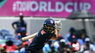 ম্যাচসেরা ইনিংস খেলেন মোনাঙ্ক
