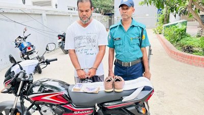 গ্রেফতার হুমায়ুন কবির