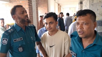 পুলিশের হেফাজতে  আব্দুল্লাহ আল মামুন ওরফে প্রিন্স মামুন