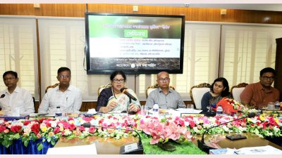 ‘স্মার্ট কৃষি বাস্তবায়নে গণমাধ্যমের ভূমিকা’ শীর্ষক সেমিনারে বক্তব্য রাখছেন কৃষি সচিব