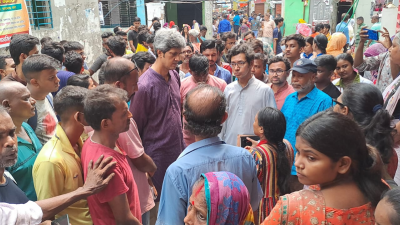 হরিজন সম্প্রদায়ের মানুষের সঙ্গে সংহতি জানান জোনায়েদ সাকি