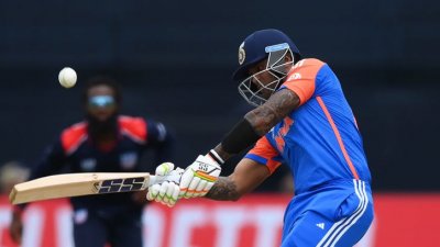 জীবন পেয়ে ভারতকে জেতালেন সূর্য