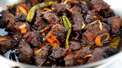 গরুর মাংসের কালা ভুনা। ছবি- আয়েশা সিদ্দিকা