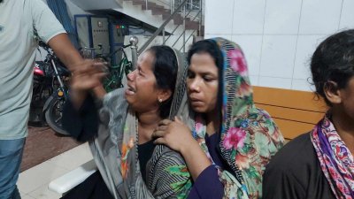 হাসপাতালে স্বজনদের কান্না
