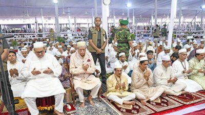 জাতীয় ঈদগাহ ময়দানে ঈদের নামাজ আদায় করেন রাষ্ট্রপতি মো. সাহাবুদ্দিন (ছবি: ফোকাস বাংলা)