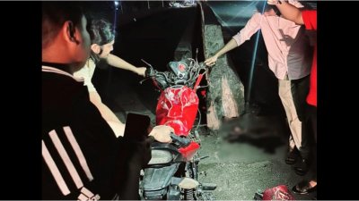 দুর্ঘটনাকবলিত মোটরসাইকেল (ছবি: সংগৃহীত)