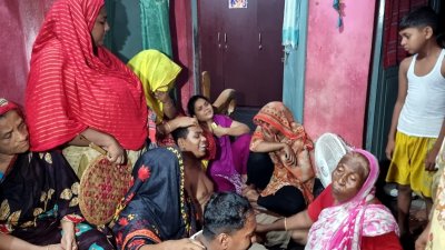 নিহতের স্বজনদের আহাজারি