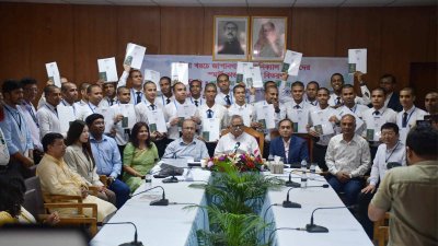 অনুষ্ঠানে বক্তব্য রাখছেন প্রবাসী কল্যাণ ও বৈদেশিক কর্মসংস্থান প্রতিমন্ত্রী শফিকুর রহমান চৌধুরী