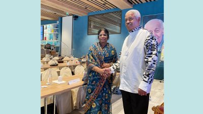 বিশ্ব স্বাস্থ্য সংস্থার হেলথ ওয়ার্কফোর্স ডিপার্টমেন্টের পরিচালক জিম ক্যাম্পবেলের সঙ্গে স্বাস্থ্য প্রতিমন্ত্রী ডা. রোকেয়া সুলতানা