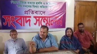 সাবেক প্রতিমন্ত্রী মো. জাকির হোসেনের সংবাদ সম্মেলন (ছবি: প্রতিবেদক)