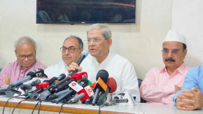 সংবাদ সম্মেলনে মির্জা ফখরুল ইসলাম আলমগীর