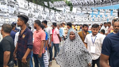 ব্যাপক ভোটার উপস্থিতি (ছবি: বাংলা ট্রিবিউন)