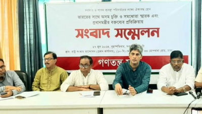 সংবাদ সম্মেলনে বক্তব্য রাখছেন জোনায়েদ সাকি