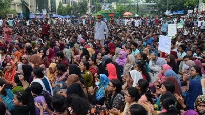 বৈষম্যবিরোধী ছাত্র আন্দোলনে শিক্ষার্থীরা