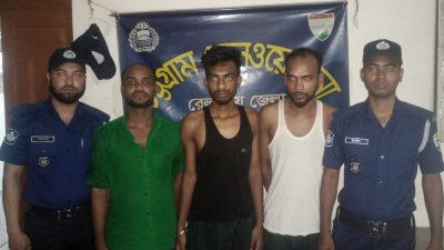 গ্রেফতার আসামিদের তিন জন