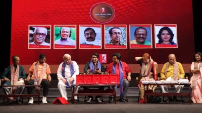 লোক নাট্যদল পদক পেলেন ৬ নাট্যজন