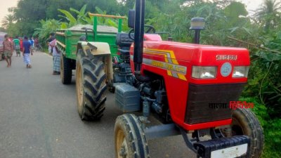 বালুভর্তি ট্রাক্টরের ধাক্কায় সিএনজিচালিত অটোরিকশা থেকে ছিটকে পড়ে পোশাকশ্রমিকের মৃত্যু