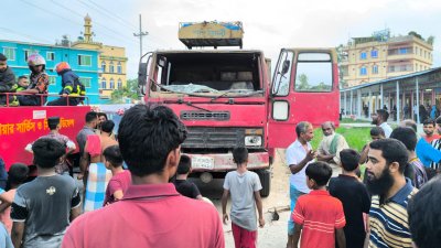 ঘাতক ট্রাক (ছবি: বাংলা ট্রিবিউন)