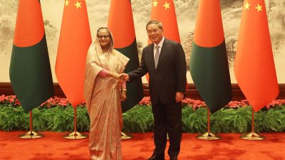 প্রধানমন্ত্রী শেখ হাসিনা এবং প্রধানমন্ত্রী লি কিয়াং (ছবি: ফোকাস বাংলা)