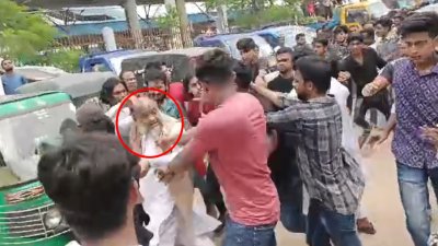 উপজেলা চেয়ারম্যান মনির হোসেনের ওপর হামলা (ছবি: বাংলা ট্রিবিউন)